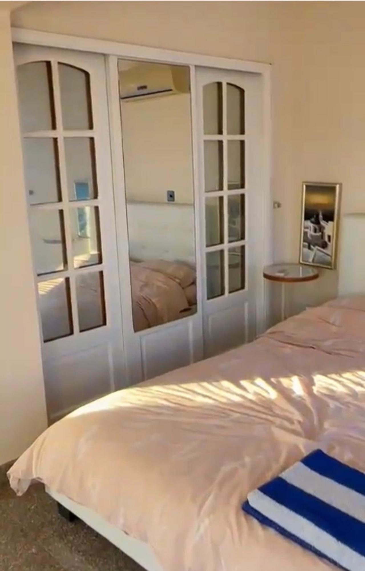 Zygi Beachfront Villa Luaran gambar