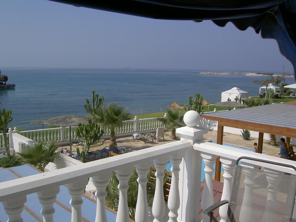 Zygi Beachfront Villa Luaran gambar