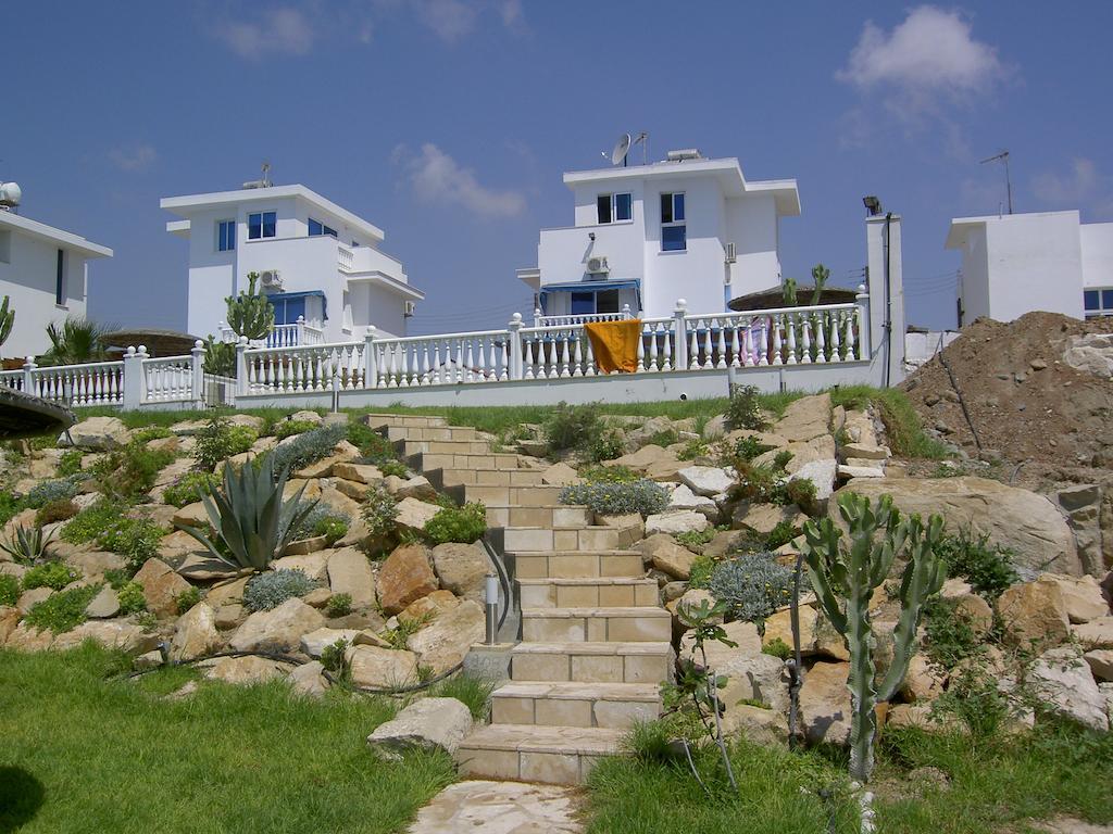 Zygi Beachfront Villa Luaran gambar