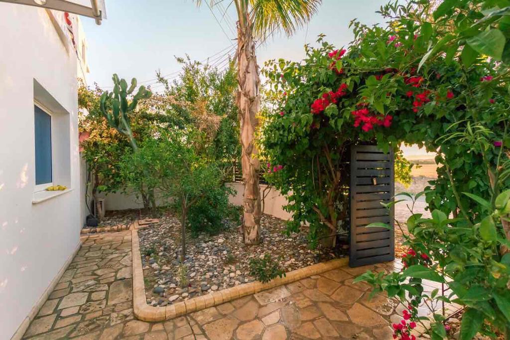 Zygi Beachfront Villa Luaran gambar